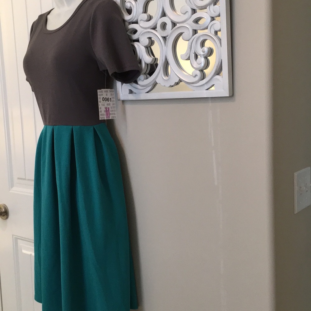 👗NWT SZ M 10-12 POPULAR AMELIA DRESS👗 - Picture 6 of 8